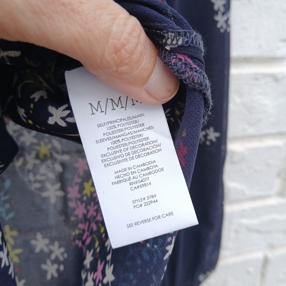 Cabi Enjoy Blouse Floral Sheer Medium Navy Floral - Picture 7 of 10